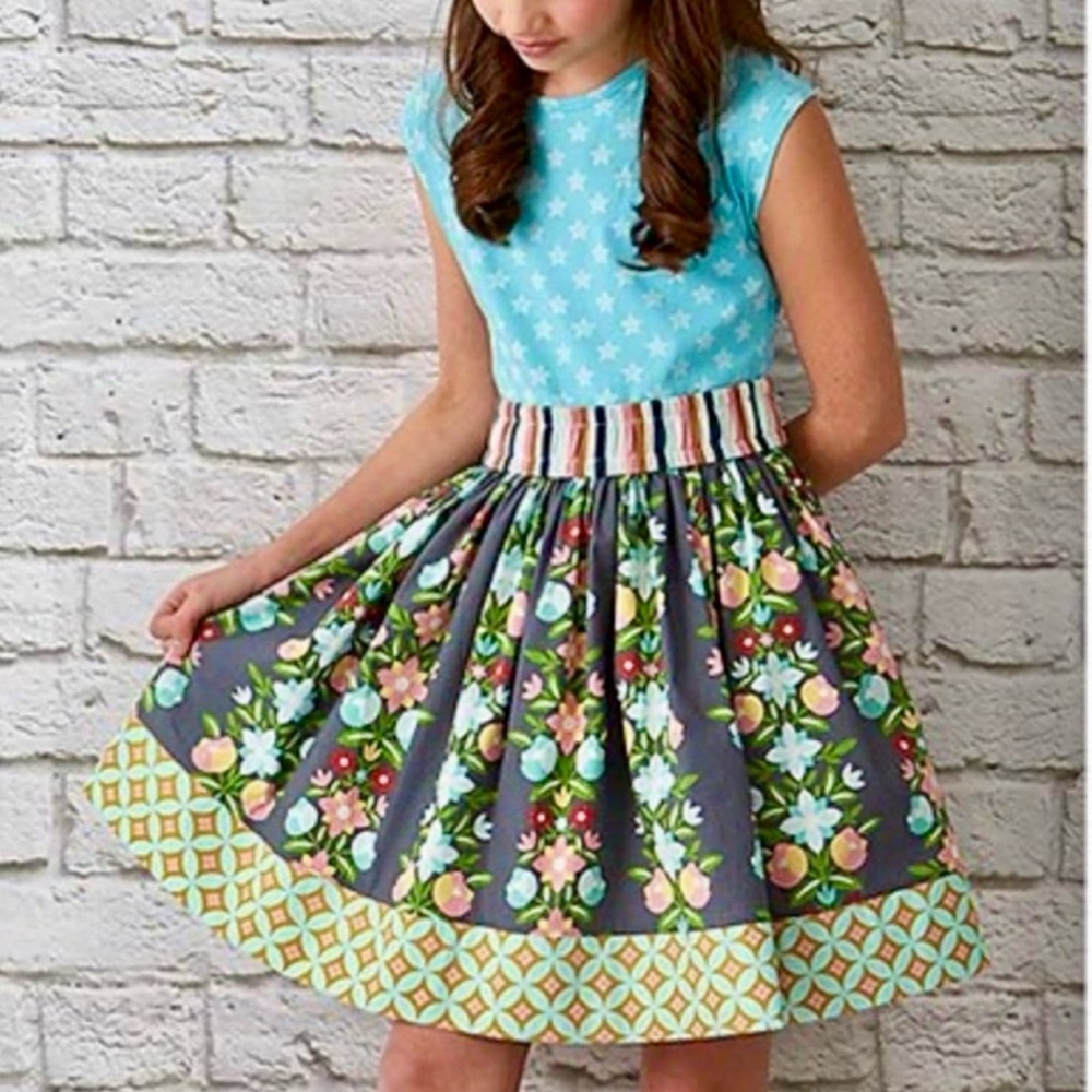 Matilda Jane 435 “Hello, Lovely Seeing Stars” floral and star Patterned Dress 8